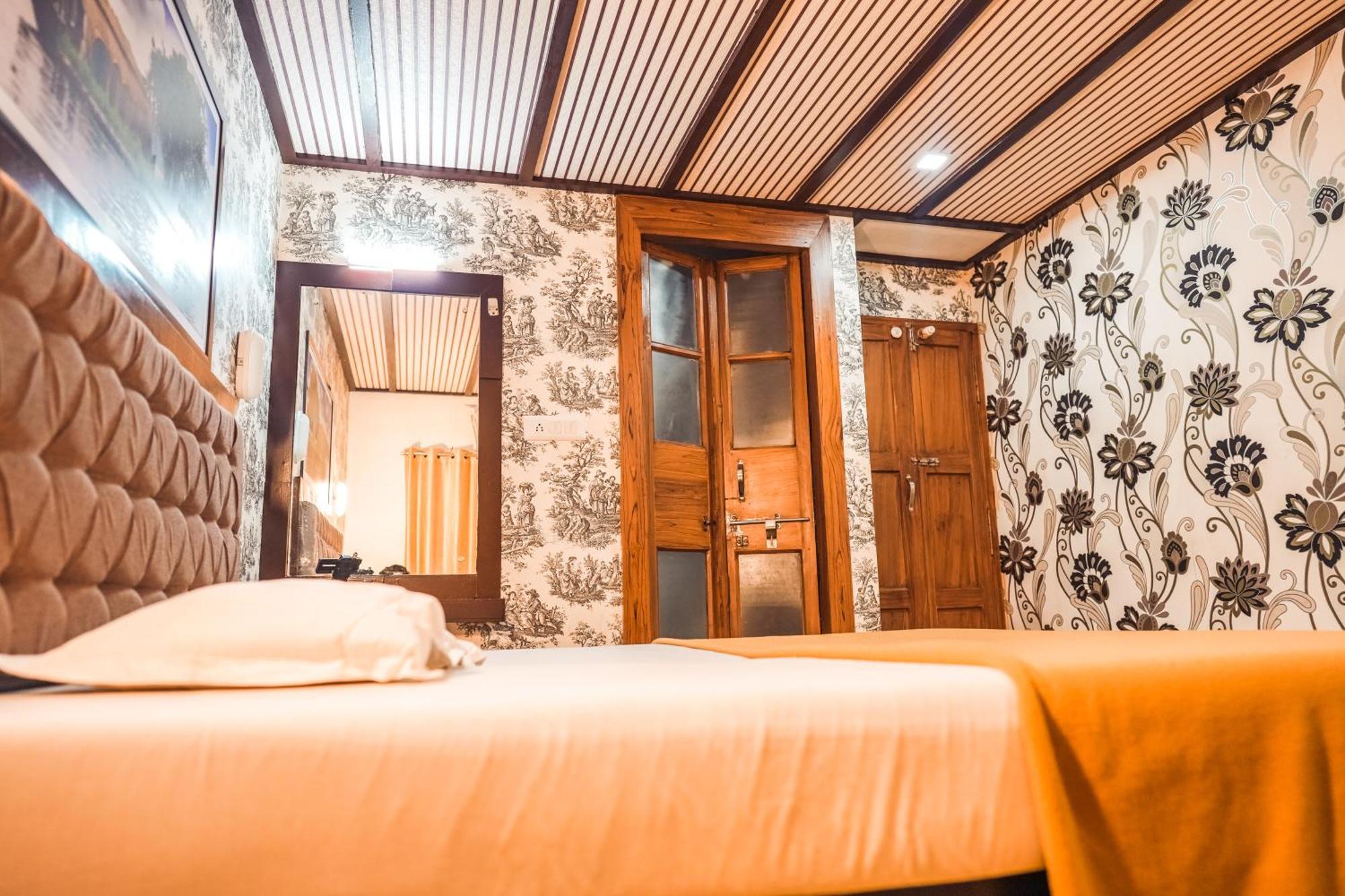 Venice Premium Houseboats Alleppey Alappuzha Exterior photo