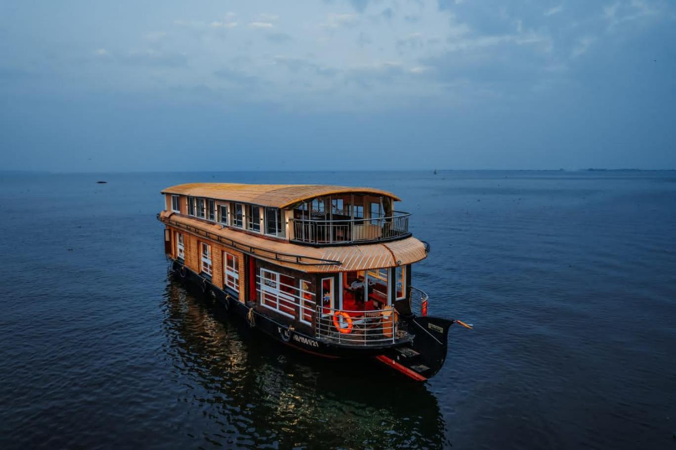 Venice Premium Houseboats Alleppey Alappuzha Exterior photo
