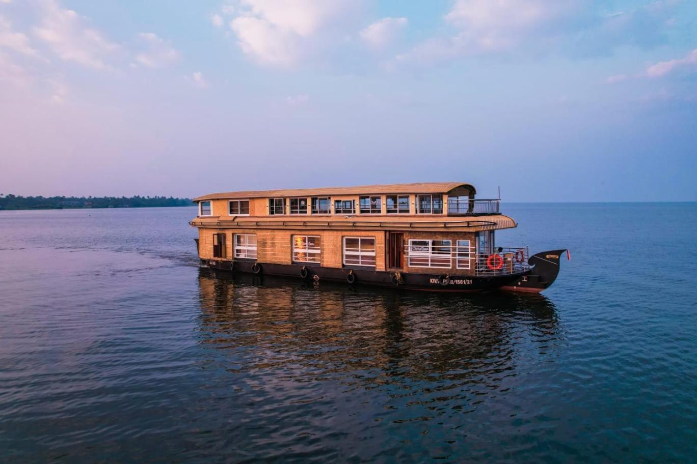 Venice Premium Houseboats Alleppey Alappuzha Exterior photo