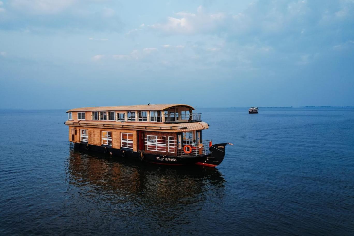 Venice Premium Houseboats Alleppey Alappuzha Exterior photo